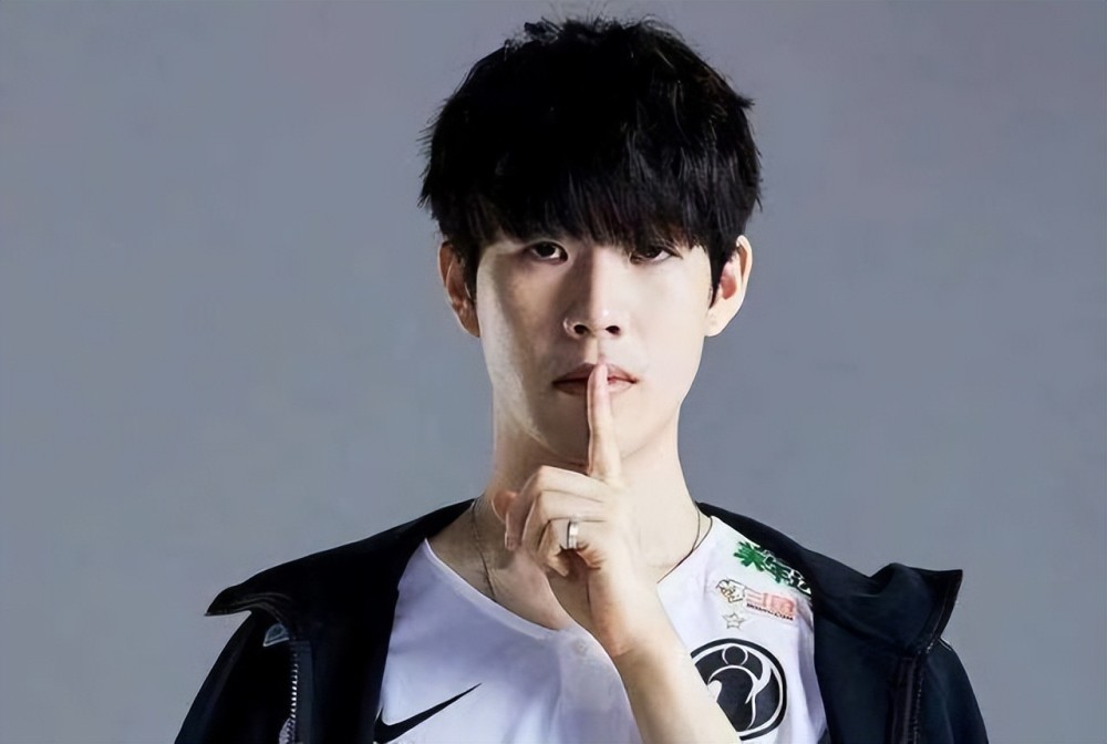 界对他职业 界对他职业